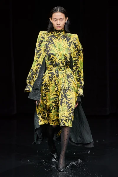 Look 37